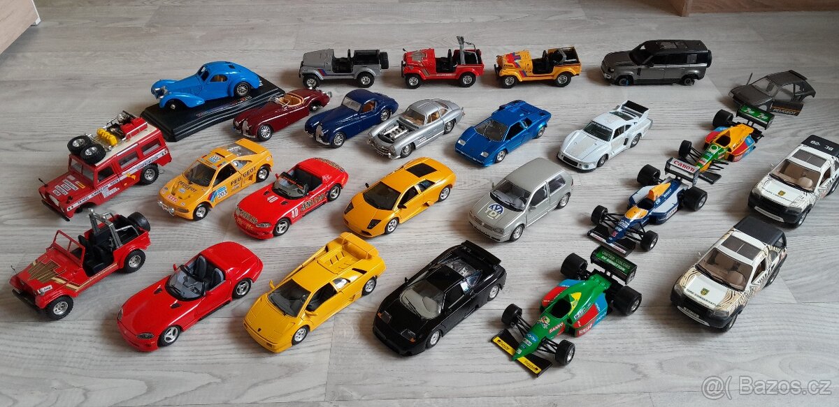 autíčka - modely Bburago 1/24 starší na díly