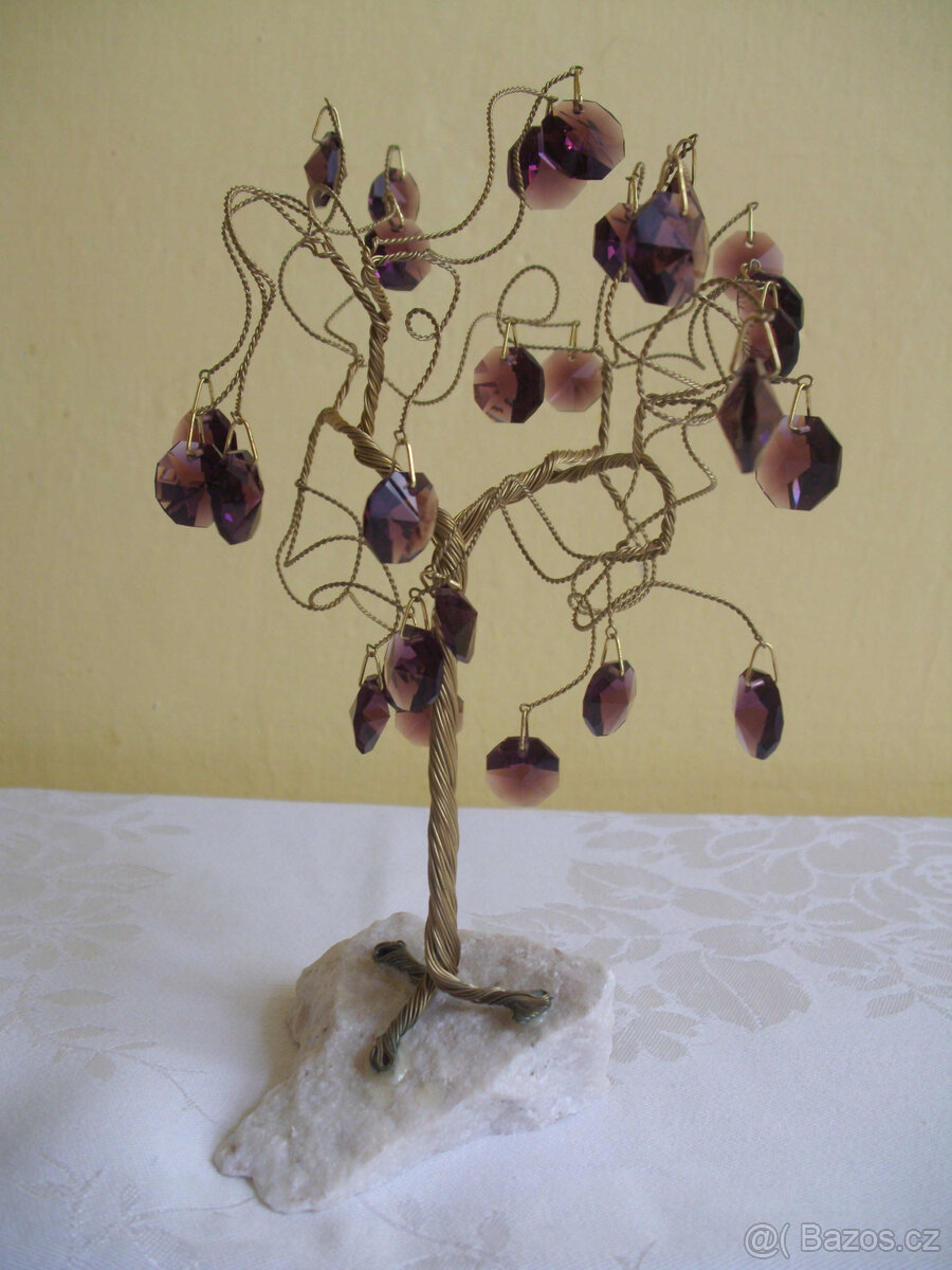 NOVÝ dekorativní strom