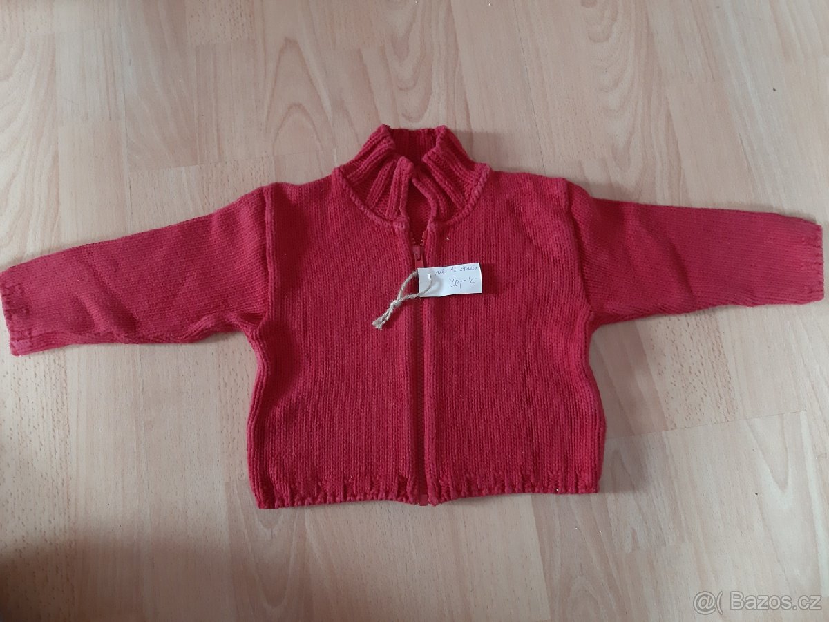 Dětský červený svetr vel. 18-24 měsíců