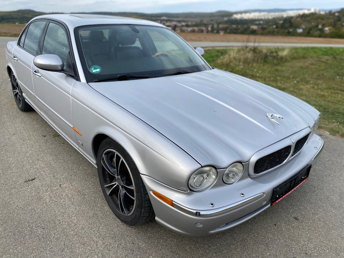 Jaguar XJR 4.2 V8 291kw Automat+Serviska