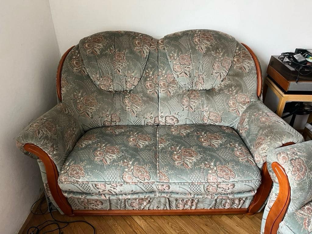 Masivní romantická sedačka (pohovka, sofa, gauč)
