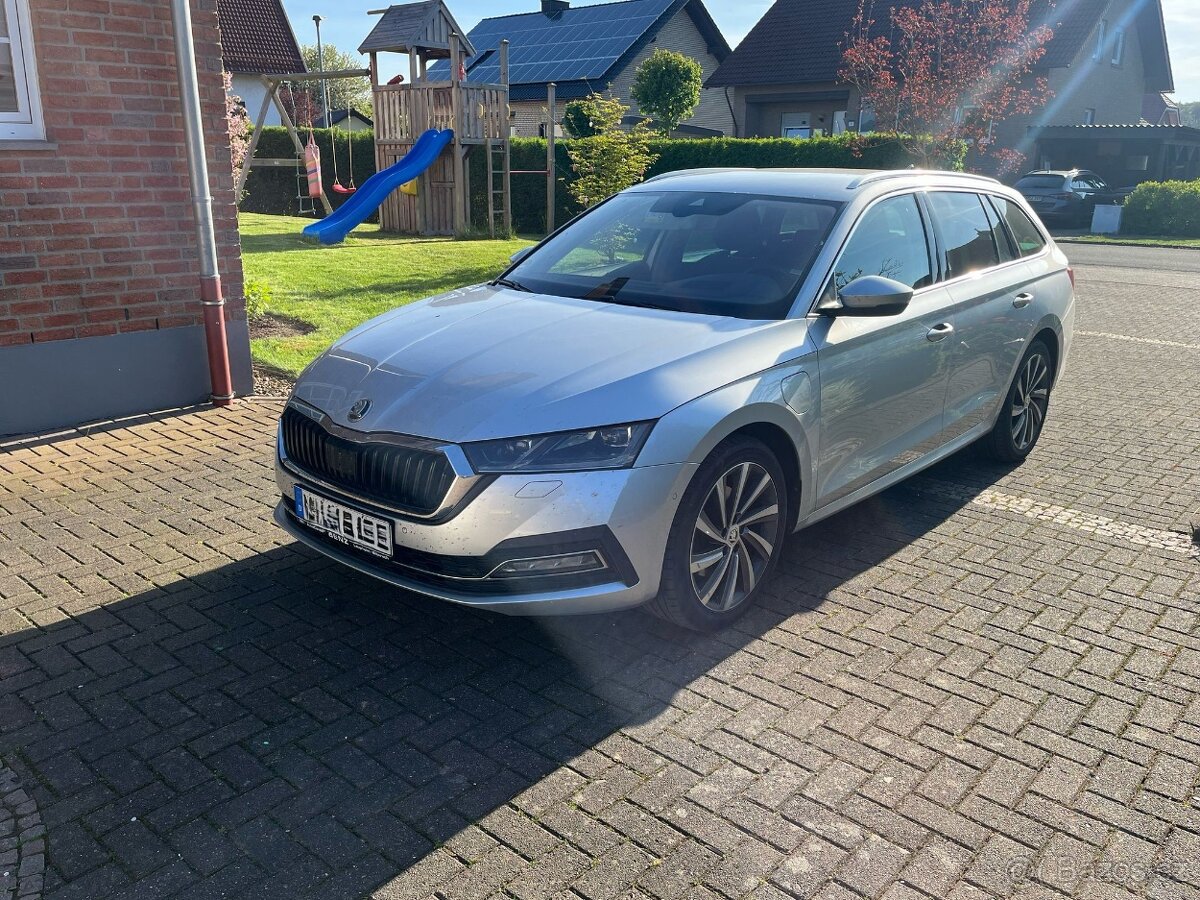 Škoda Octavia iV,1.4TSI+ELEKTRO,DSG,MATRIX,NAVI,VÝŘEV,TOP