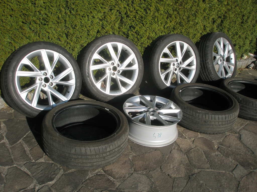 3x Goodyear Eagle F1 215/45 R18 89V