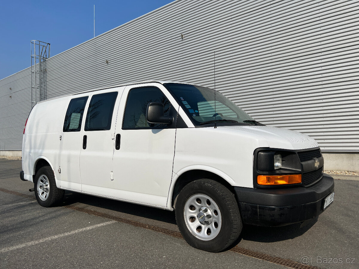 Chevrolet Express 5.3 V8, verze 4x4, 2013, 85 000 km, 5 míst