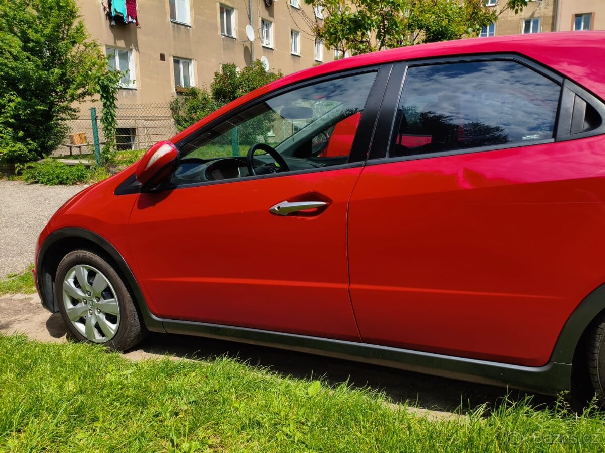 Honda Civic VIII (8g) Hatchback, 1,4 73kw