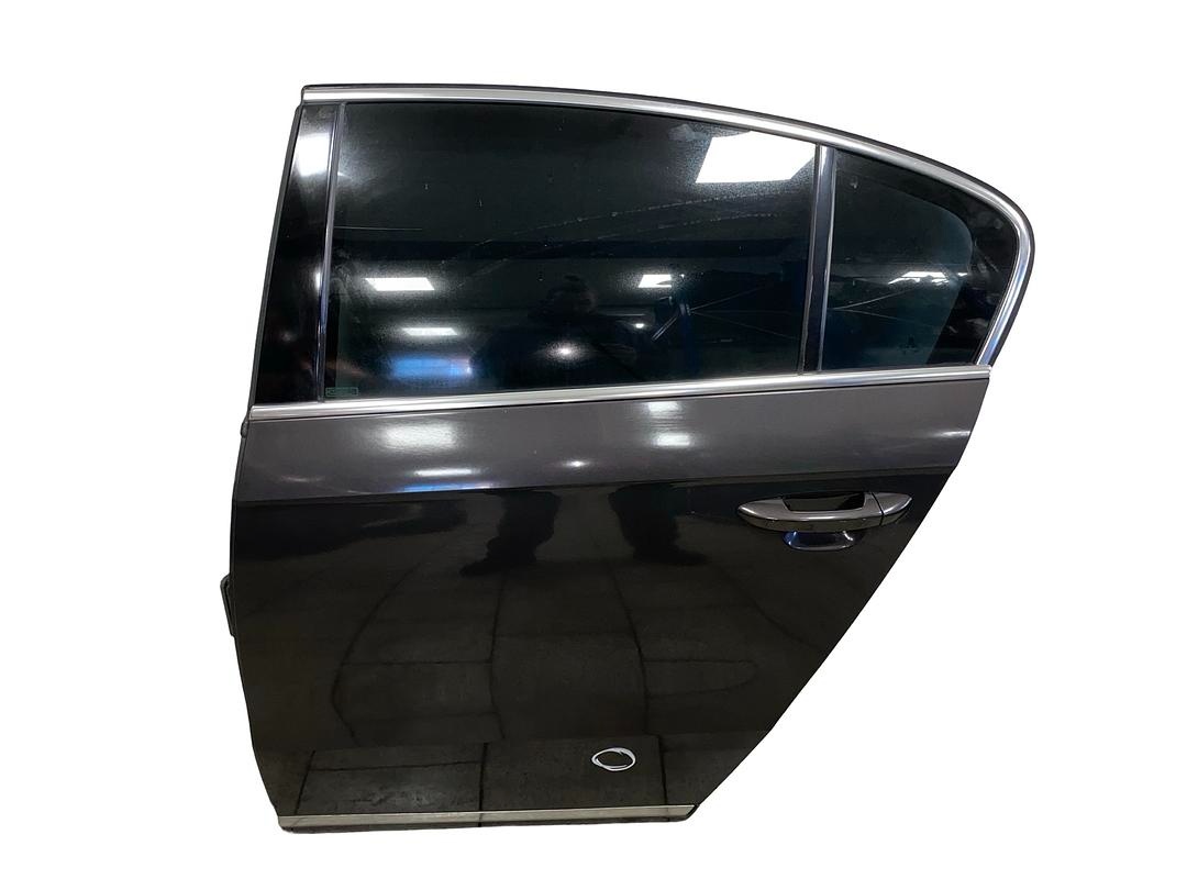 Levé zadní dveře hnědá metalíza LC8Z VW Passat B7 sedan 2012