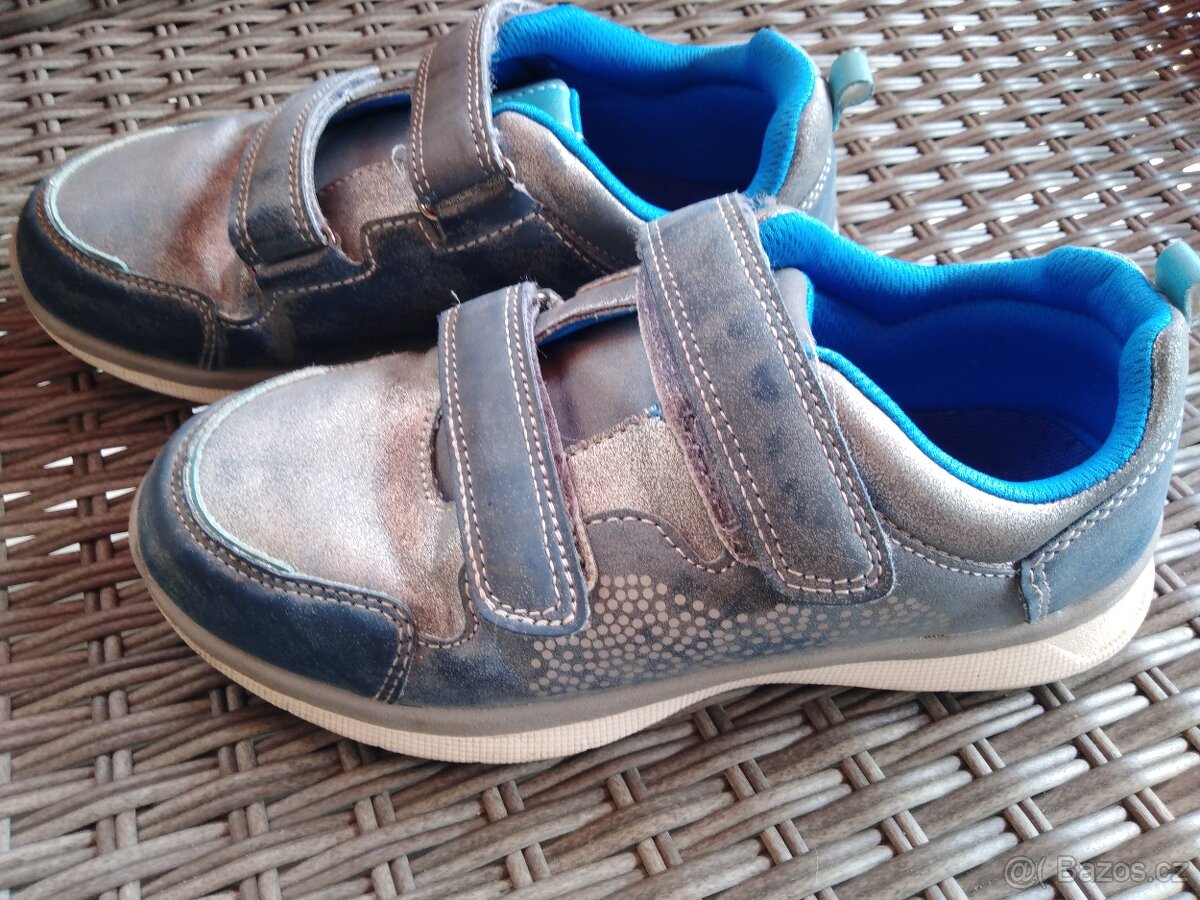 Dívčí obuv "sneaker" velikost 34