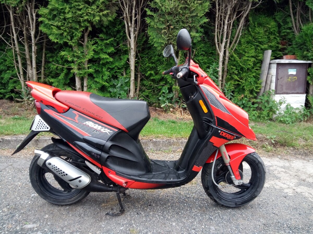 Prodám skútr DERBI HUNTER 50 2 T vodník r.v 1999