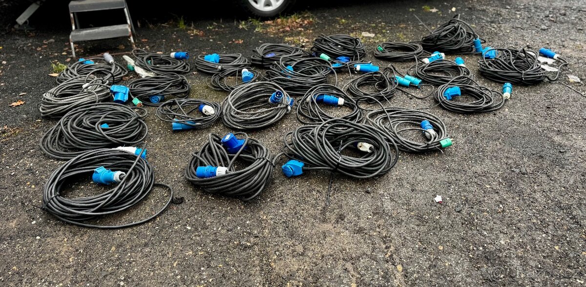 Karavanový kabel / přípojka