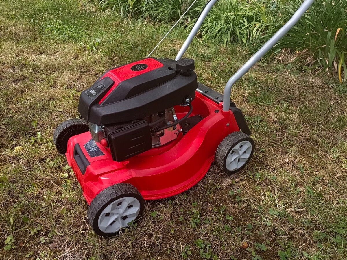 Sekačka motorová Hecht 5408