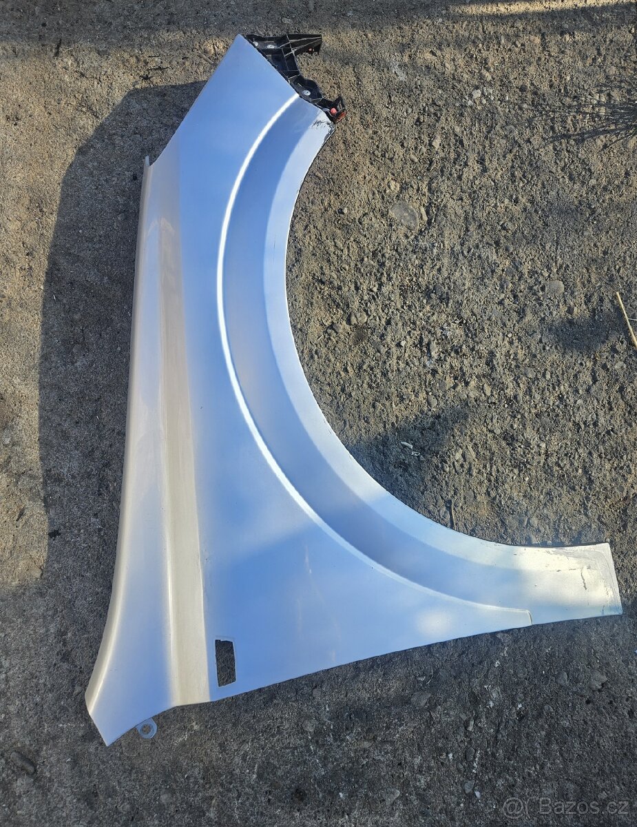 Opel Astra H přední blatníky.