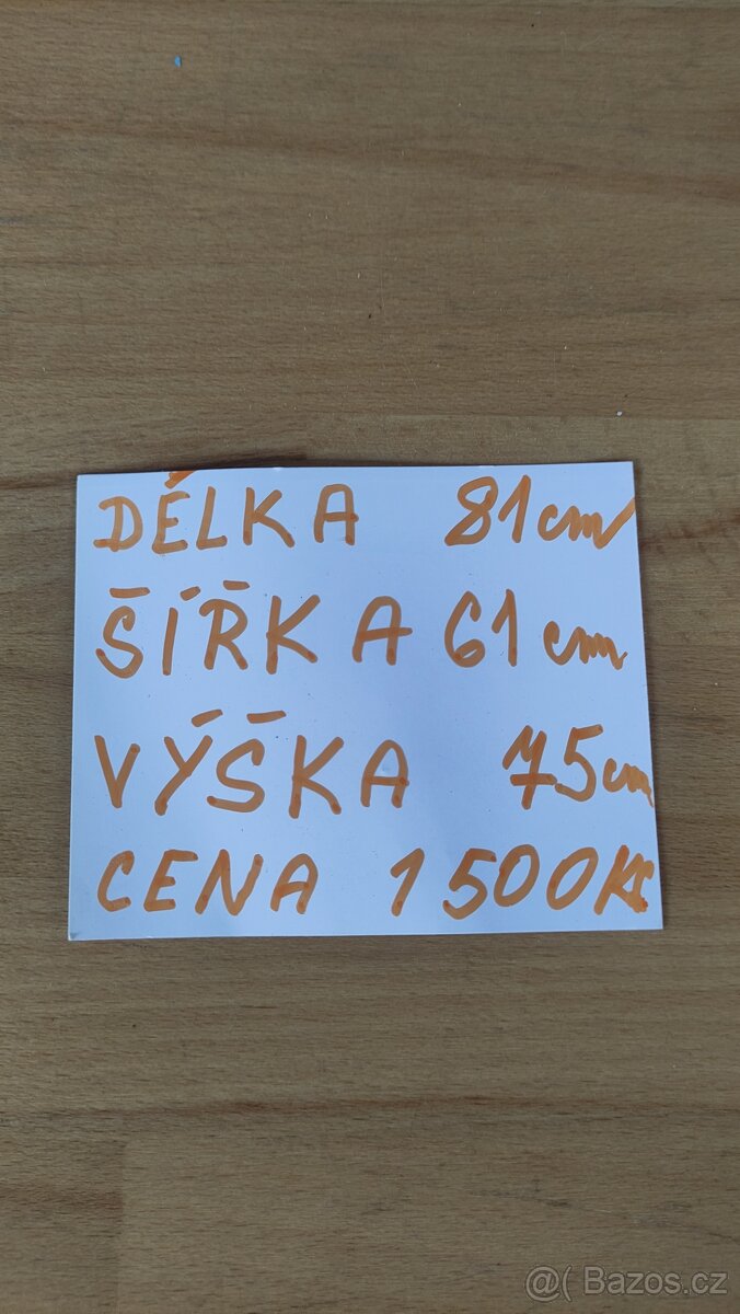 Zahradní stolek