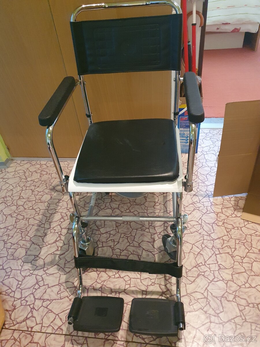 Toaletní pojízdné křeslo