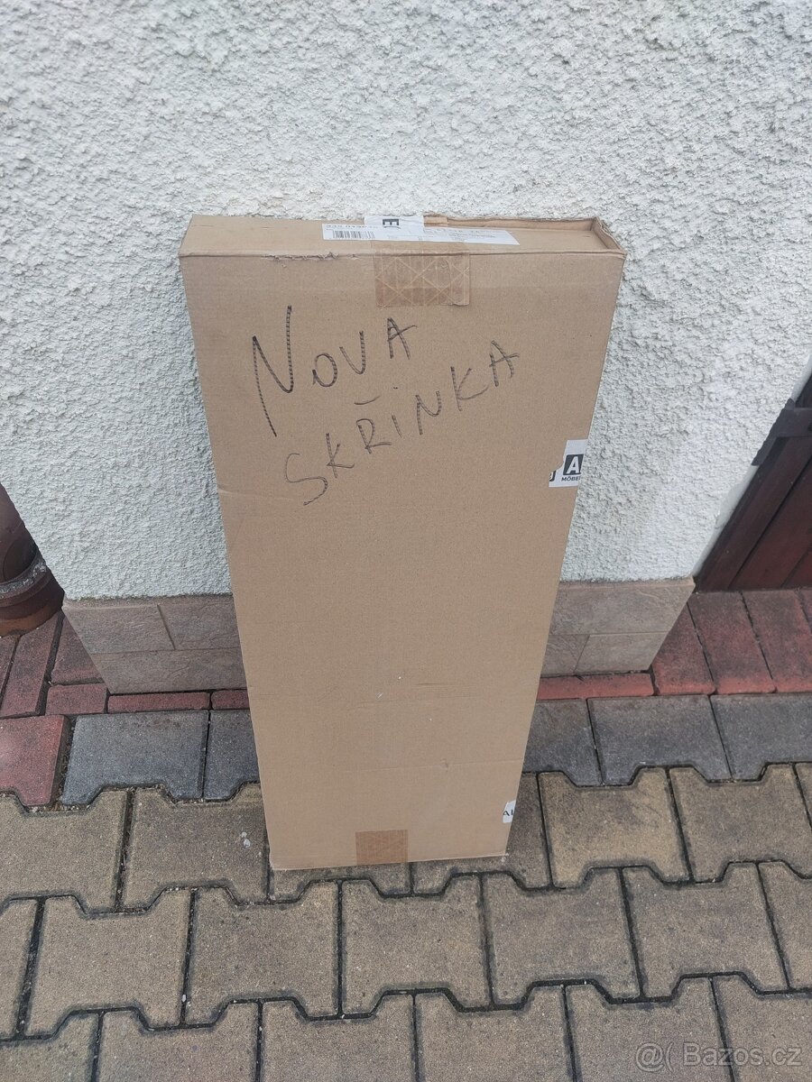 Spodni skříňka bílá vysoký lesk Nová