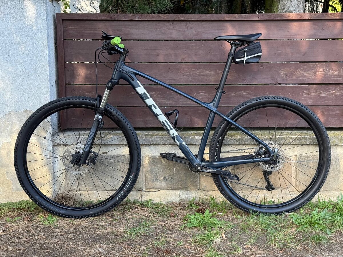Horské kolo Trek Marlin 7 (2021) – velikost L, 29” kola