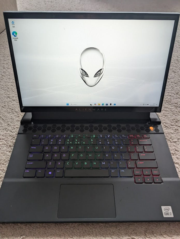 Herní Alienware M15/i7-10870H/RTX 3070/32GB RAM/ 1TB SSD
