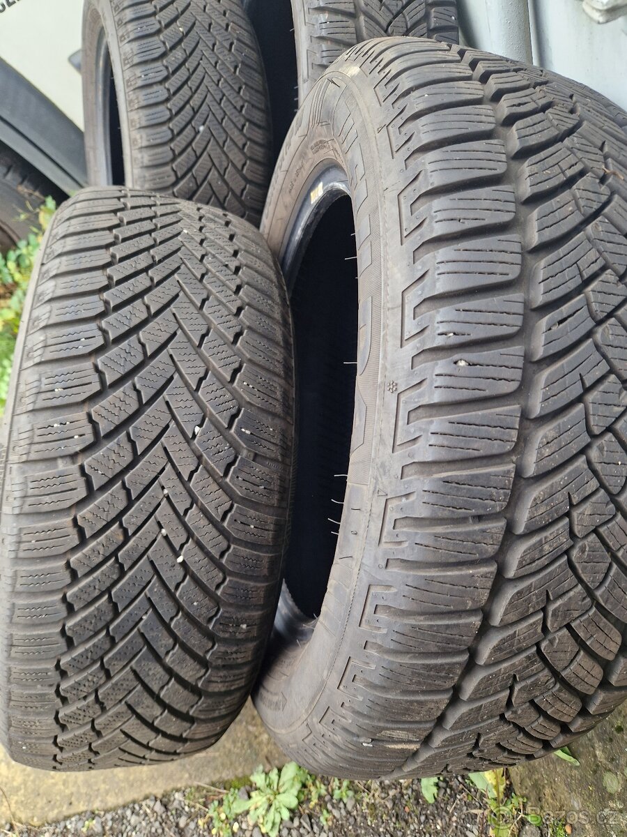 Zimni pneu 215/55 16
