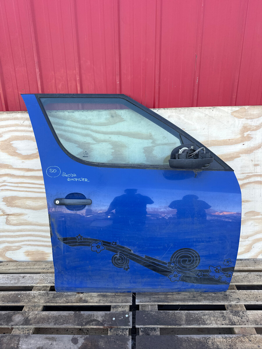 PRODÁM PRAVÉ PŘEDNÍ DVEŘE ŠKODA ROOMSTER