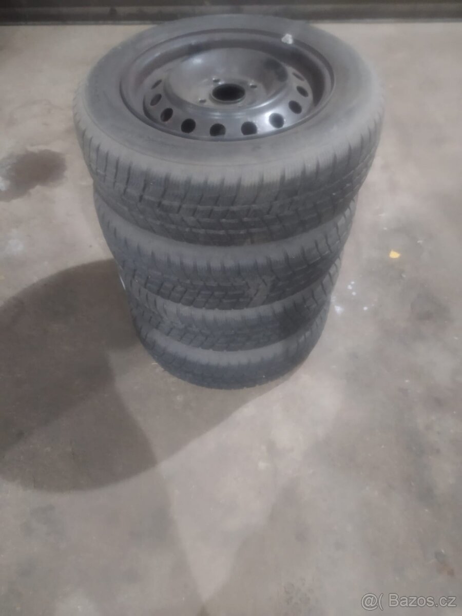 Zimní pneu Barum 185/65/15 88T vč. ráfků