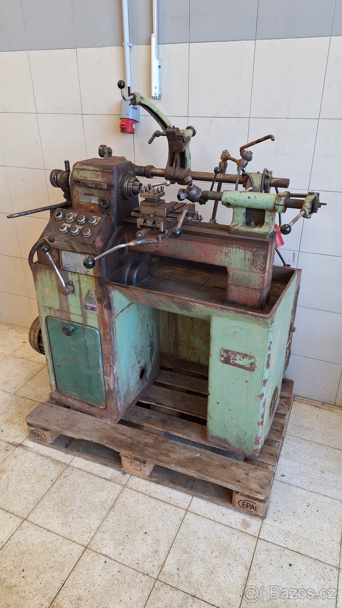 Revolverový soustruh R12 D