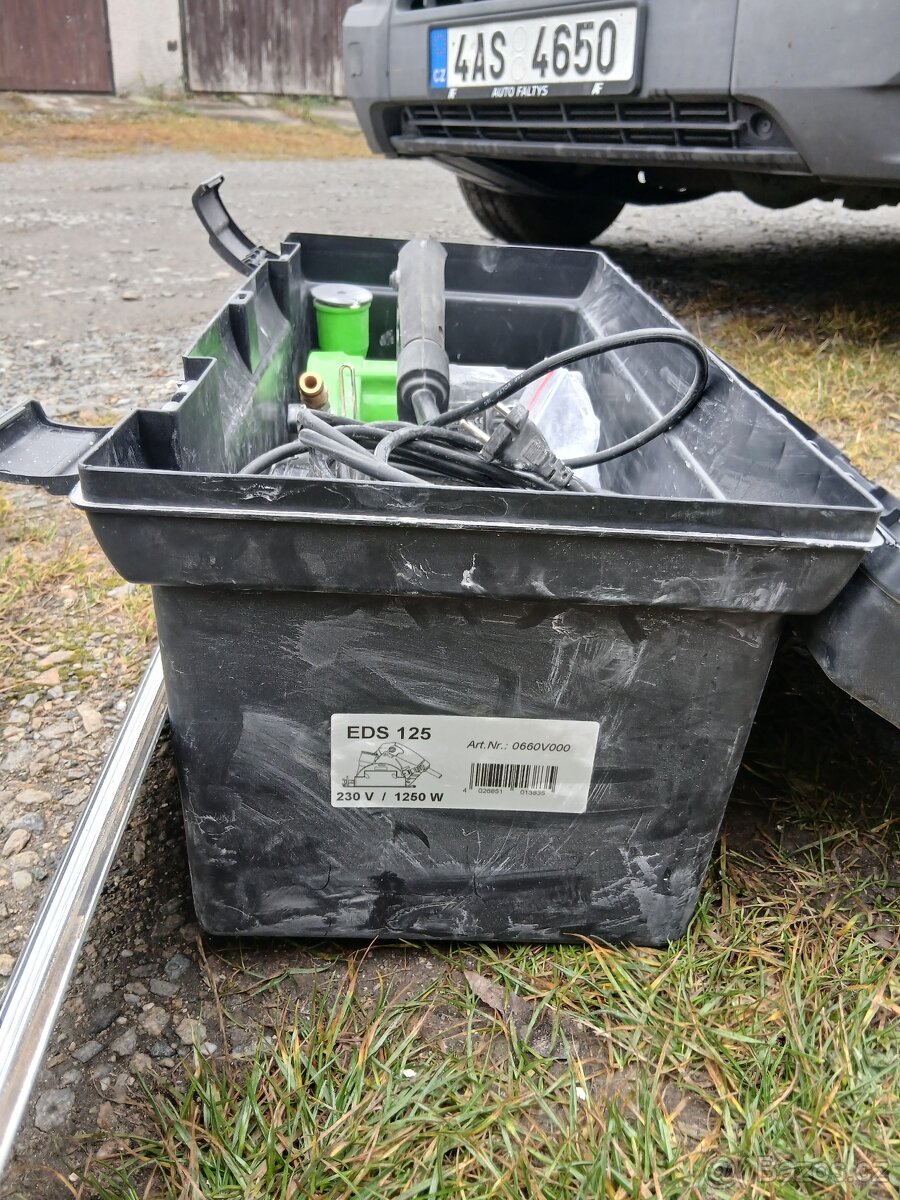 Řezačka na dlažbu