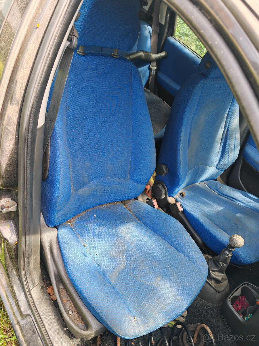 Fiat Punto 2(5-ti dveř.) - spolujezdcova sedačka