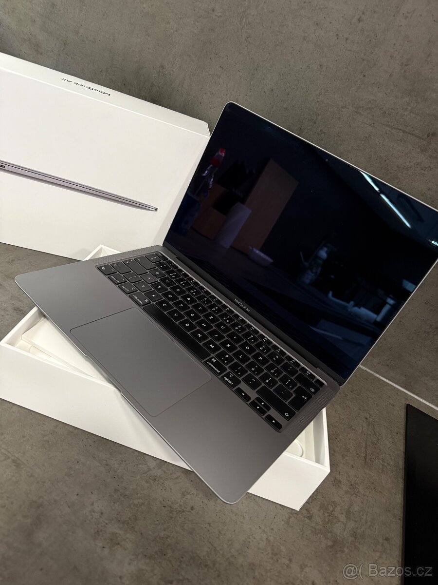 Apple MacBook Air 13” (2020)