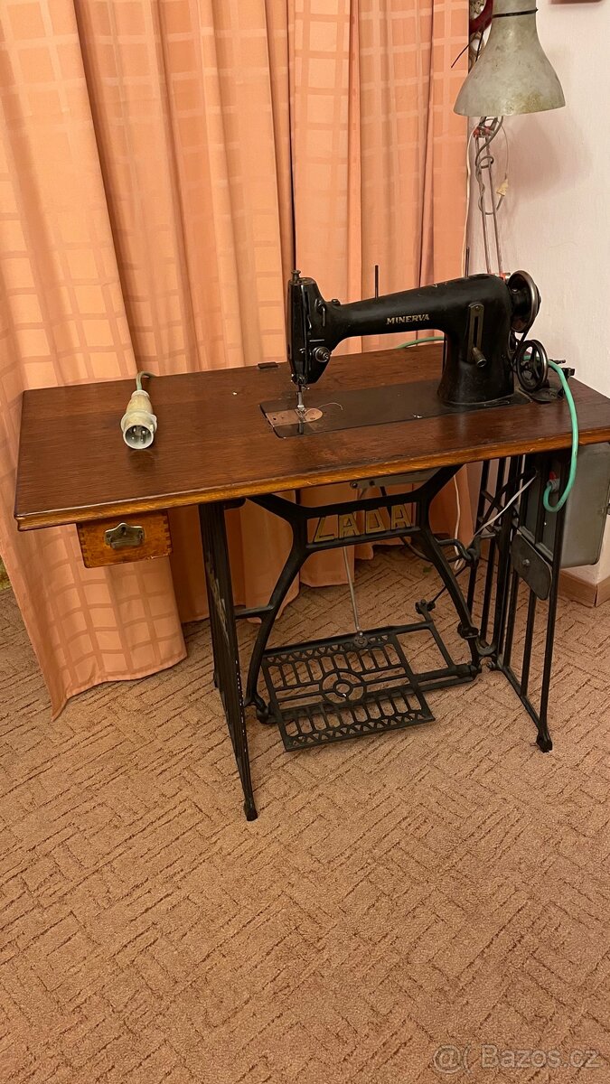 Průmyslový šicí stroj Minerva
