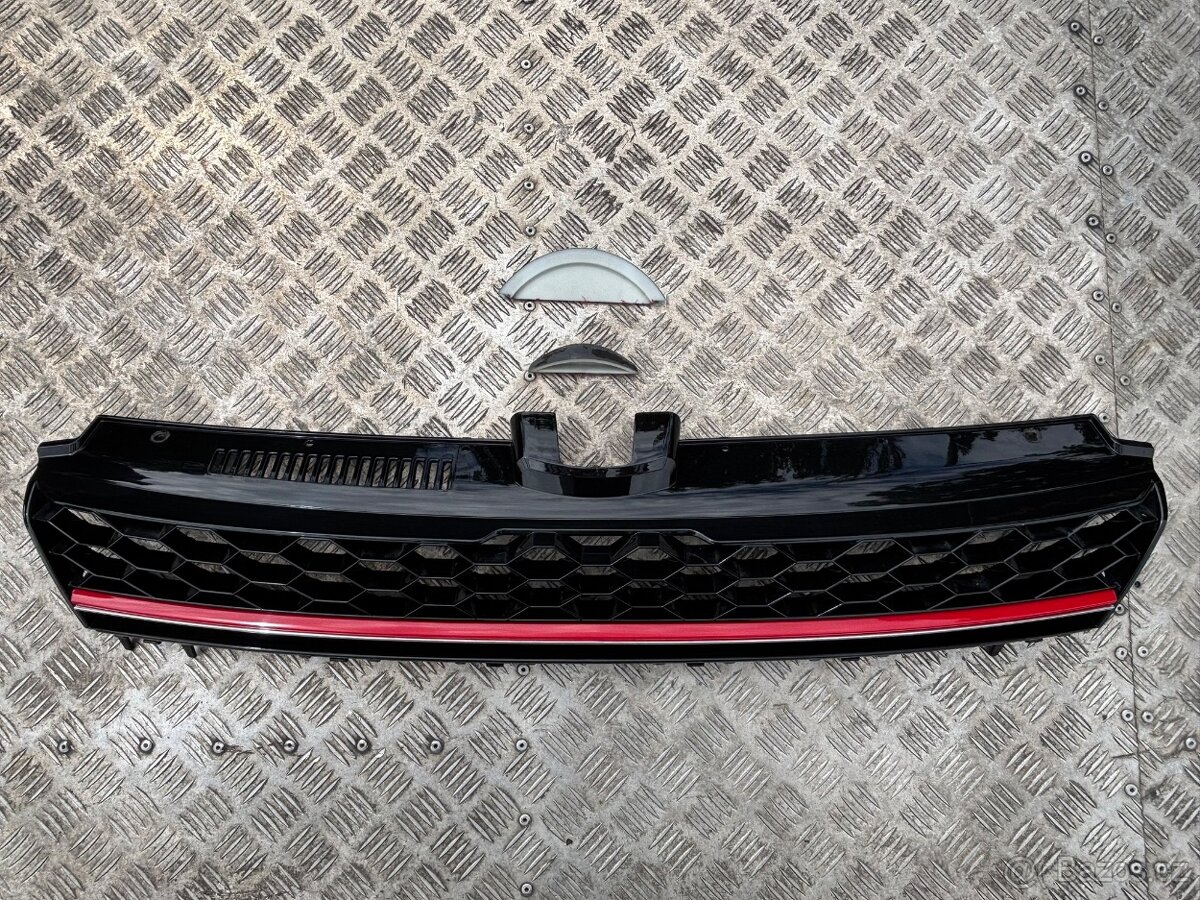 VW GOLF 7 GTI maska