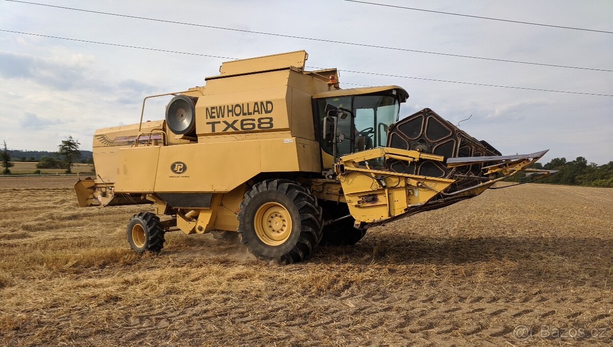 Kombajn New Holland TX68