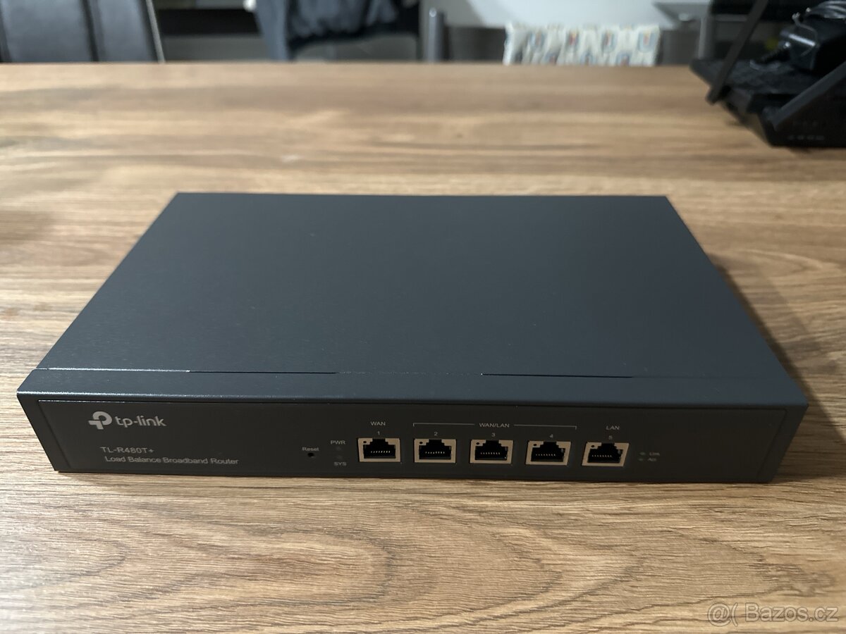 TP-link R480T router