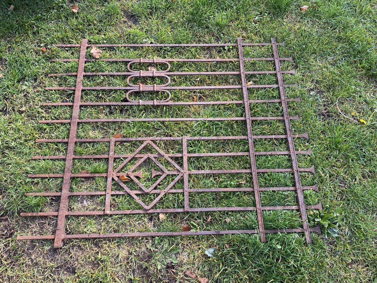 kovany plot,traktor sedacka