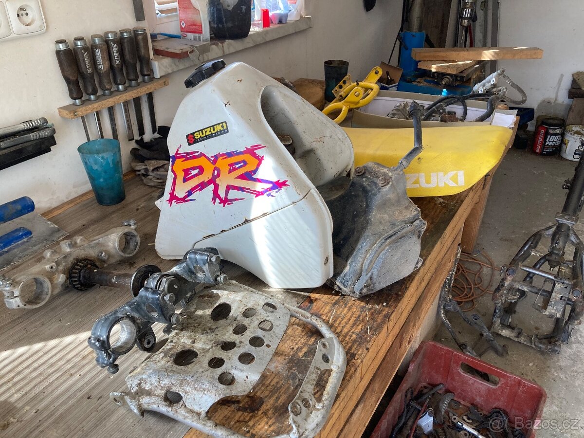 Suzuki DR 350