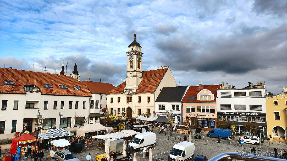 Exkluzivní prostory k pronájmu na náměstí - Uherský Brod