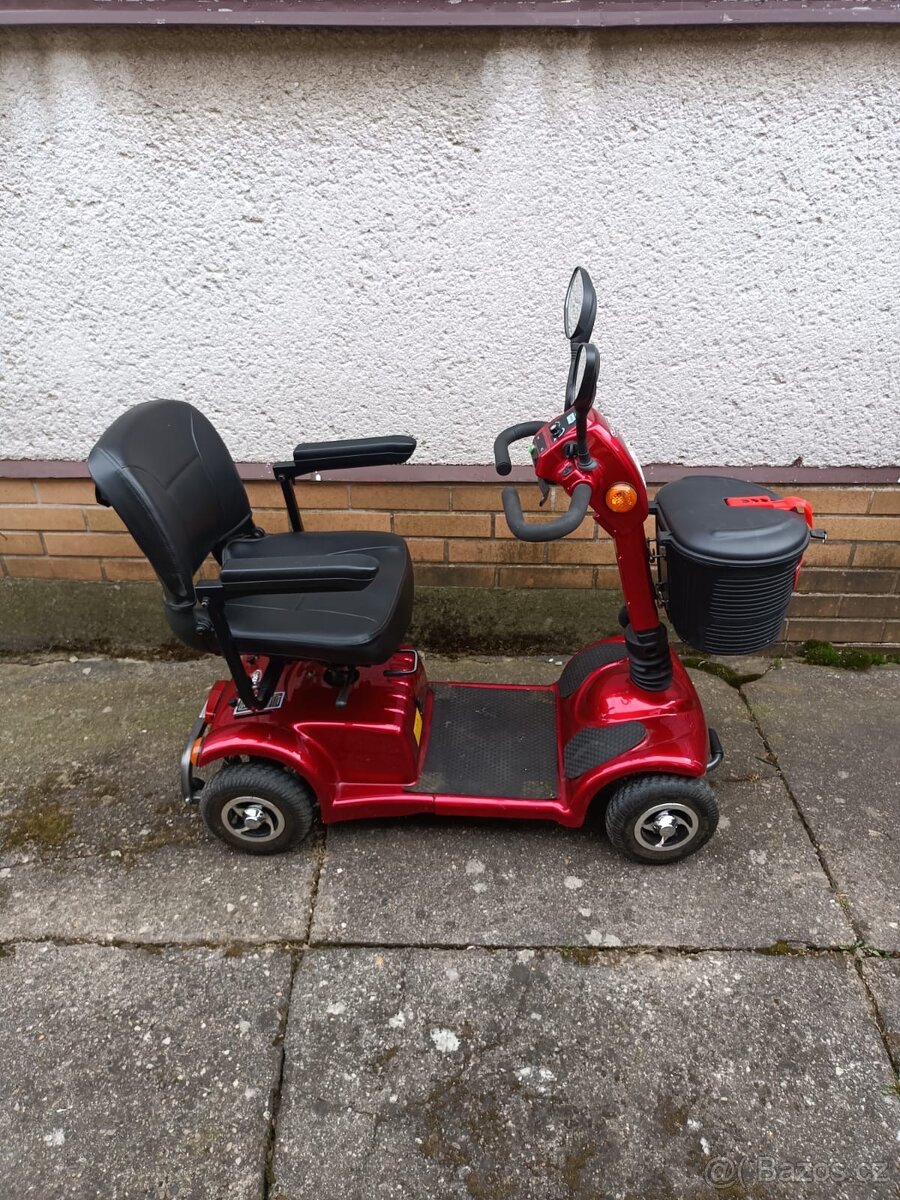 elektrický vozík pro invalidy