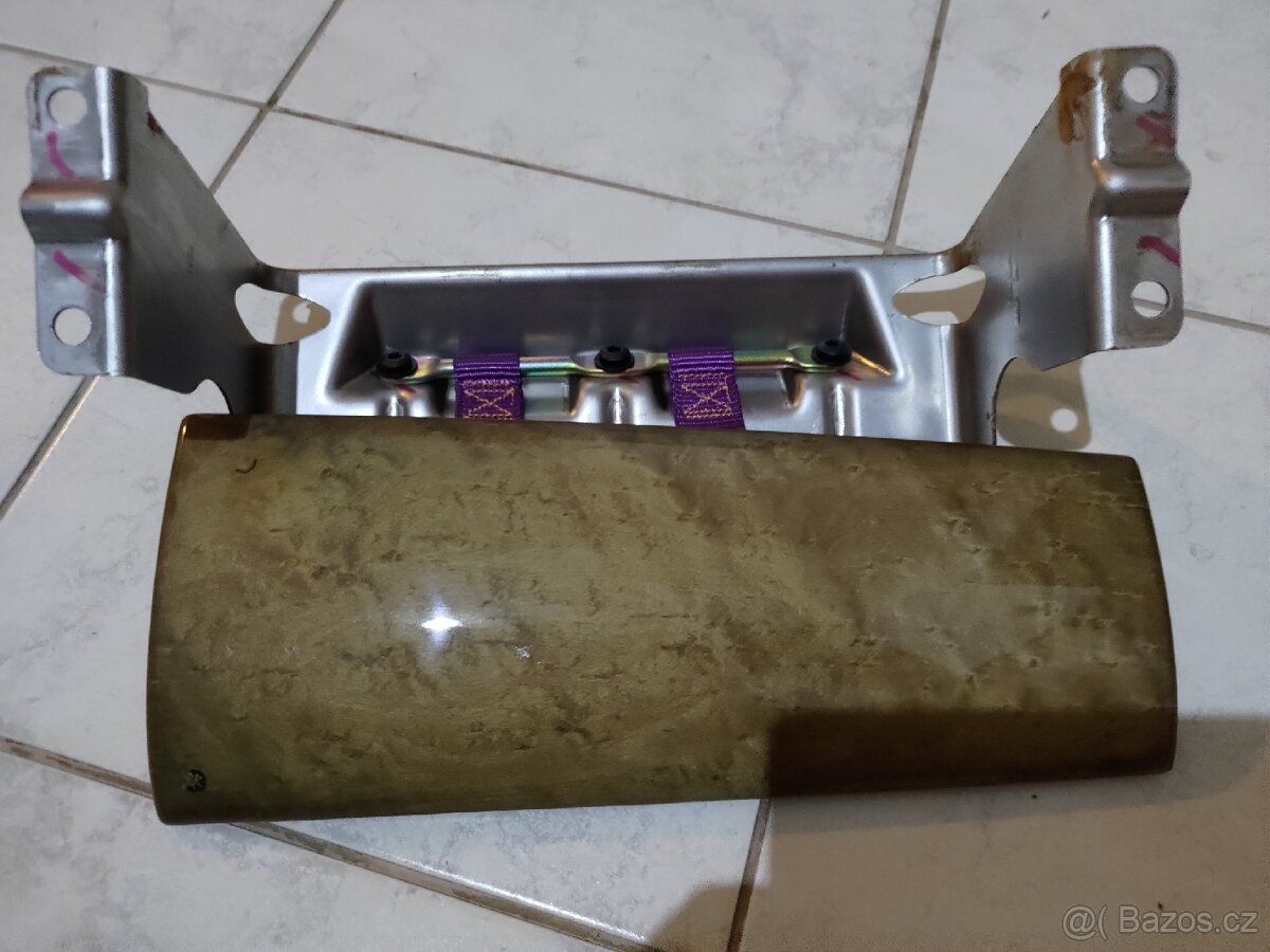 Prodám kryt airbagu spolujezdce Jaguar X-type