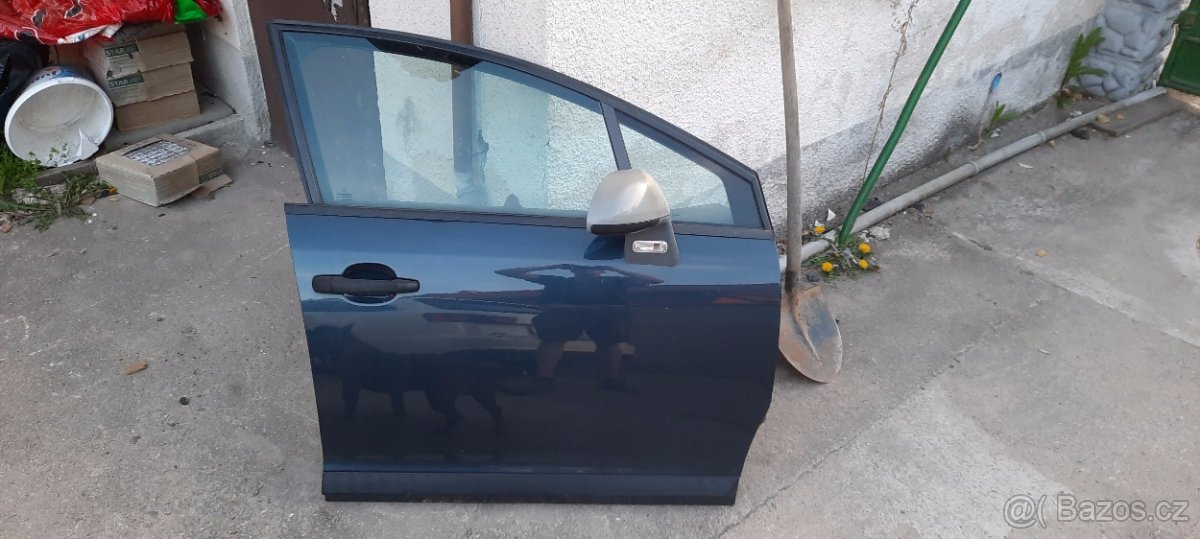 pravé přední dveře citroen C4 hatch 2009
