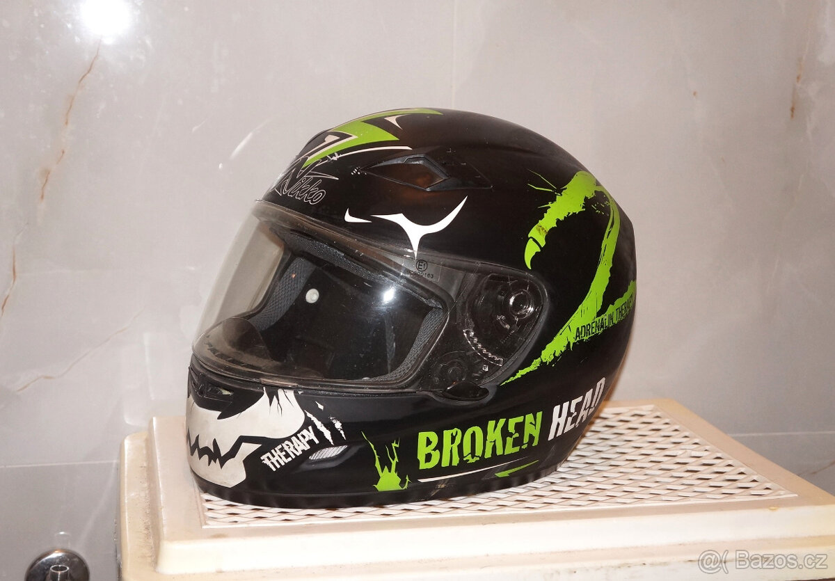 Helma na motorku M motocyklová přilba 57-58cm, chybí lícnice