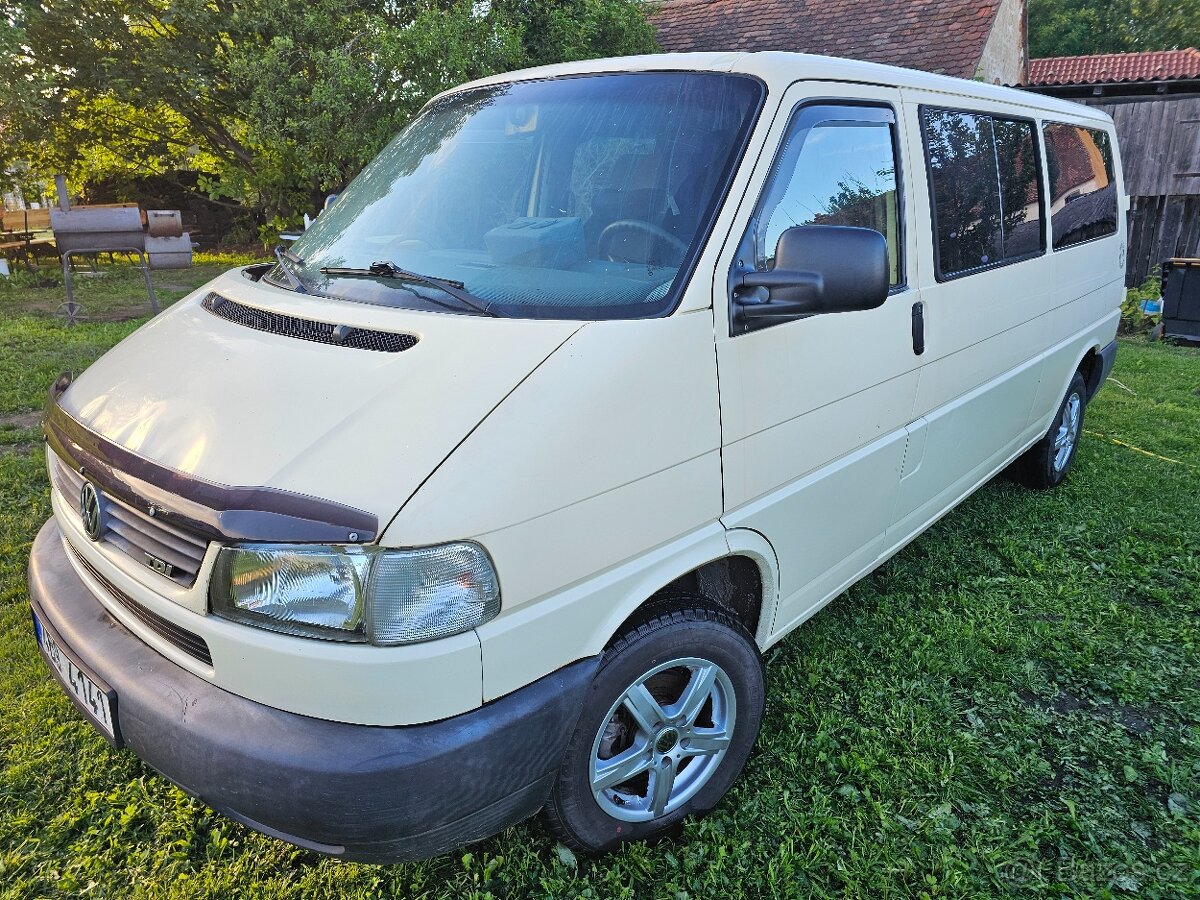 Volkswagen Caravelle T4 2,5TDi 75kW Long
