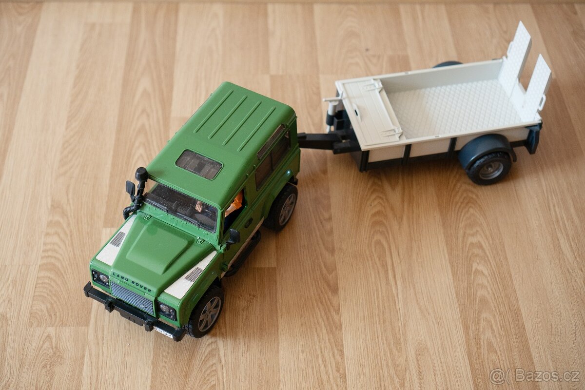 Bruder LAND ROVER + vozík + panáček