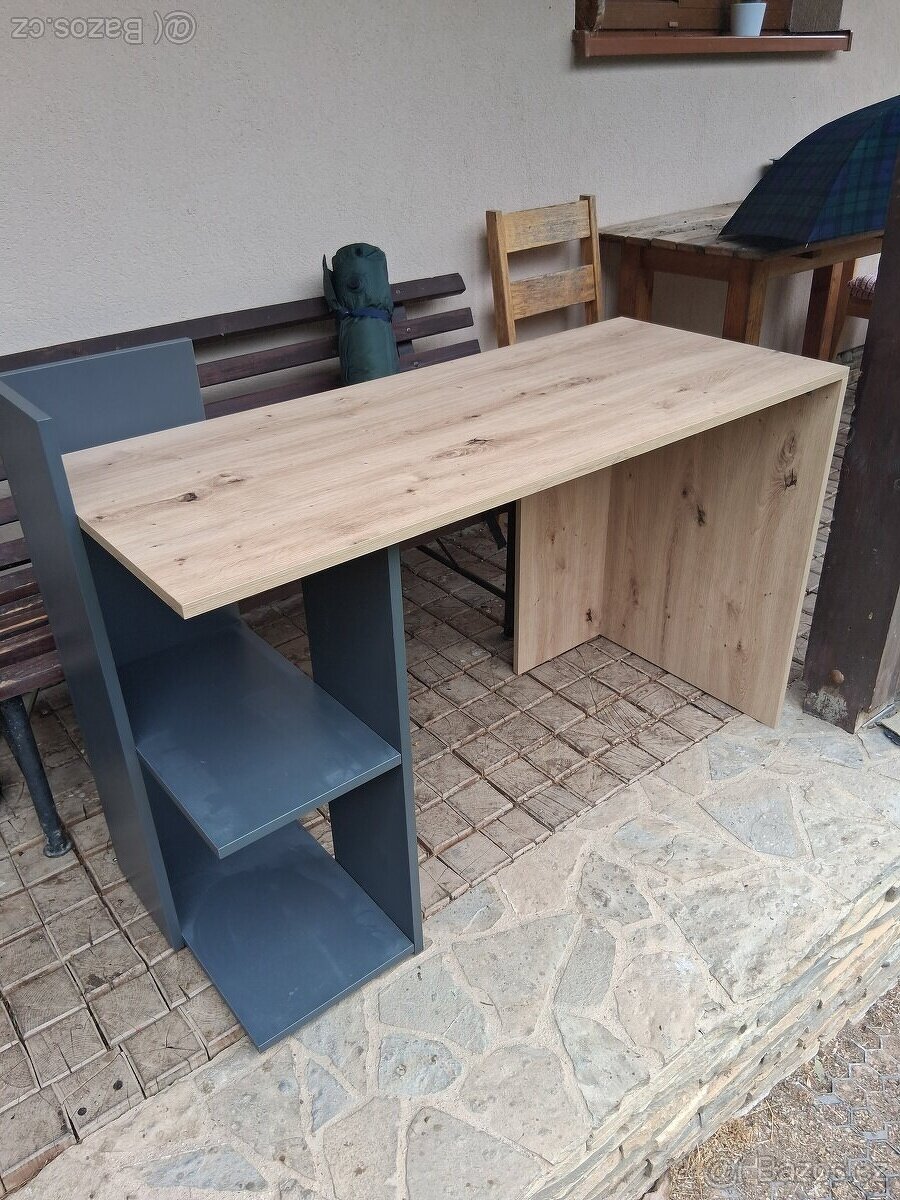 Psací stůl