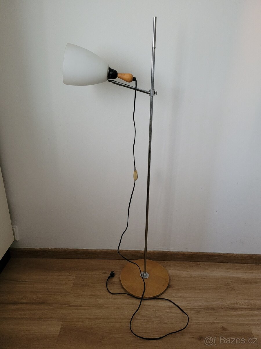 Nastavitelná lampa