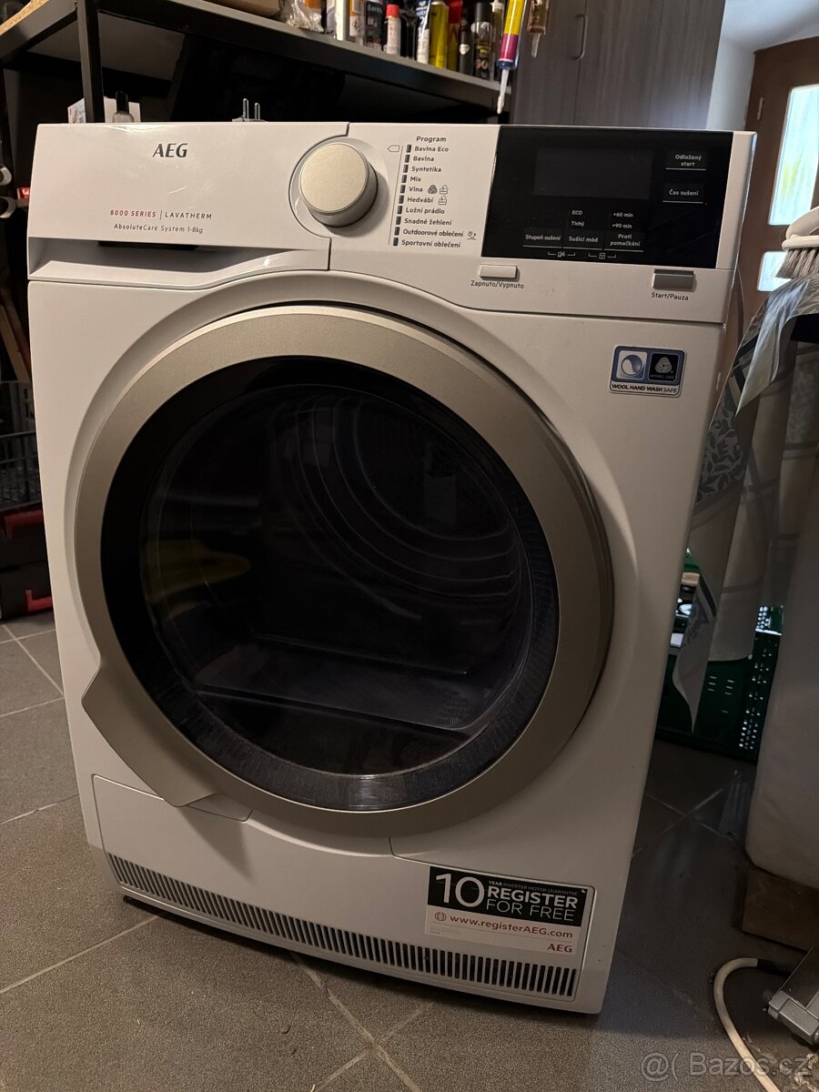 nefunkční sušičku AEG 8000 series (na 8 kg).