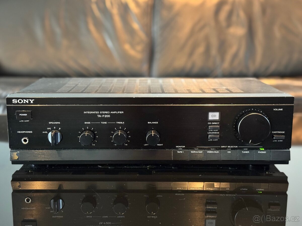 Sony TA-F200 Zesilovač