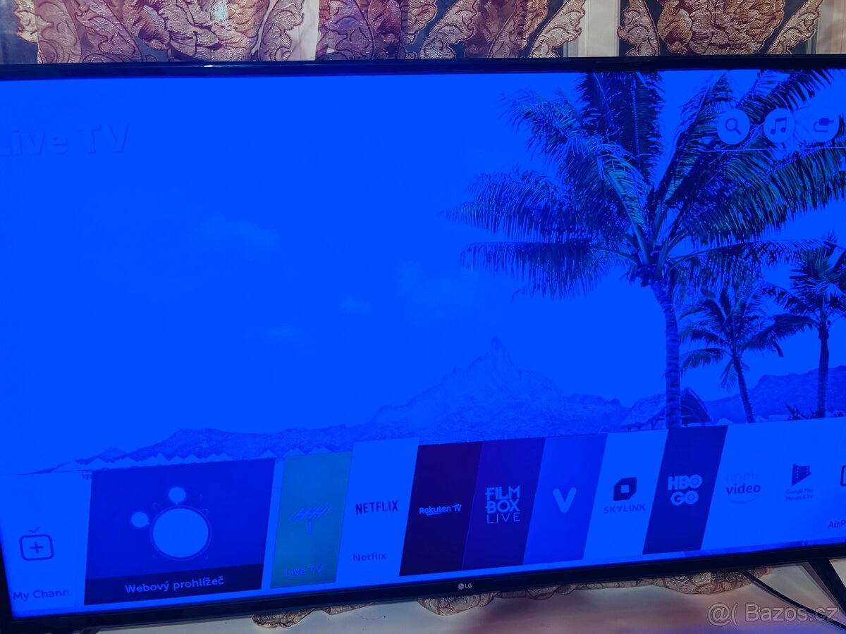 Smart TV 139cm LG 55UK6300mlb + držák na zeď