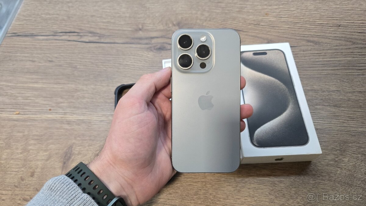 Apple iPhone 15 Pro 128Gb Přírodní Titan, hezký stav