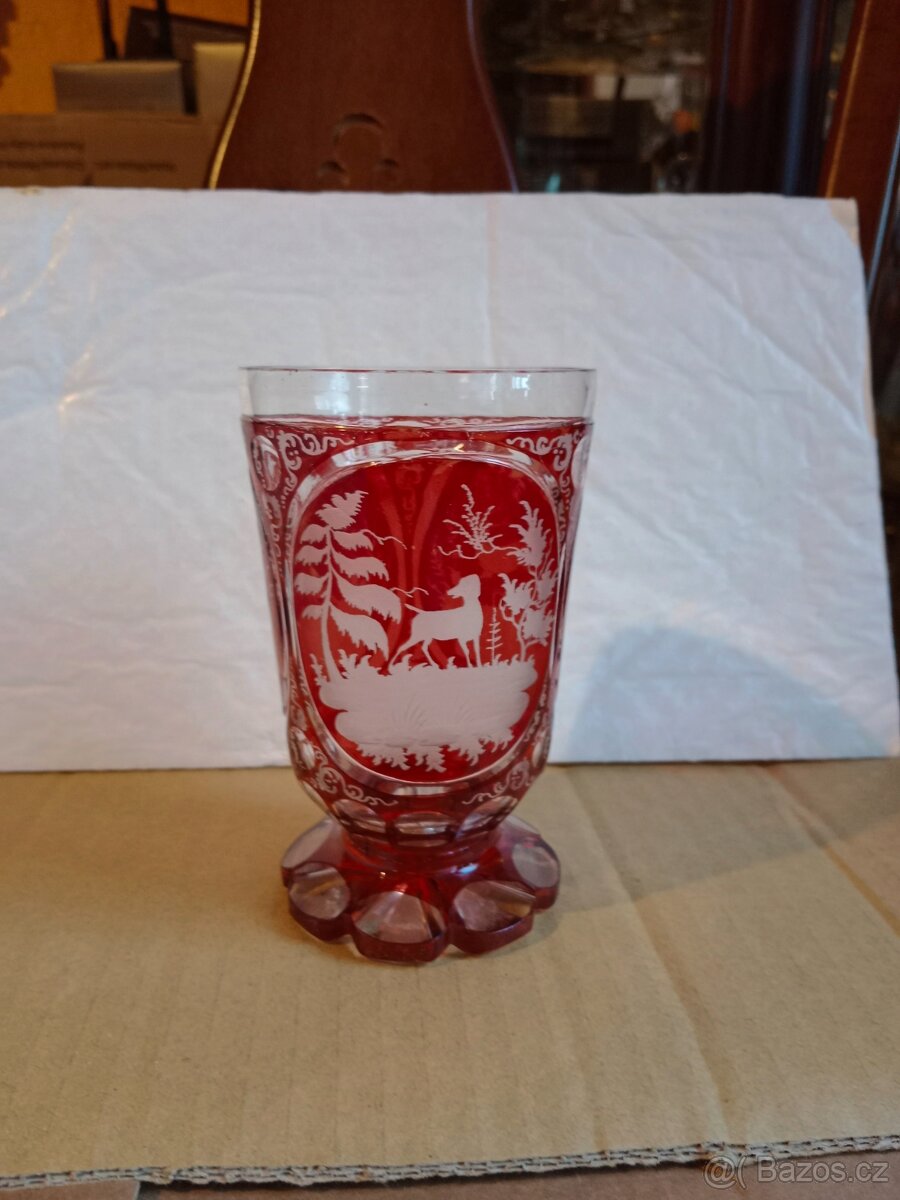 Hodně stará bohatě broušená sklenice
