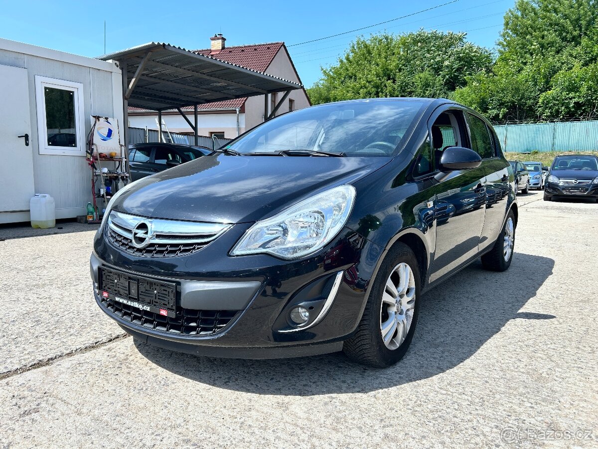 Opel Corsa D 1,2 16V, černá, 139.594 km