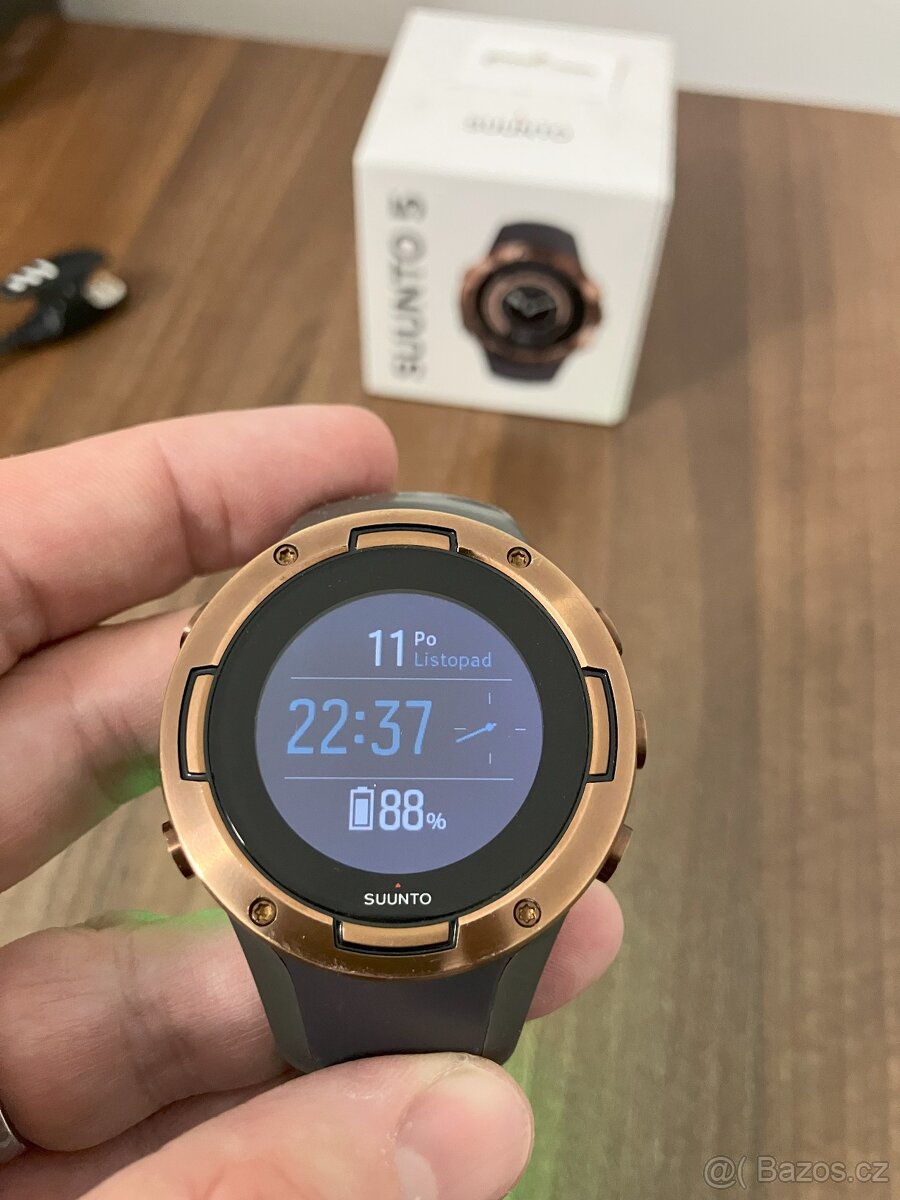 chytré hodinky Suunto 5