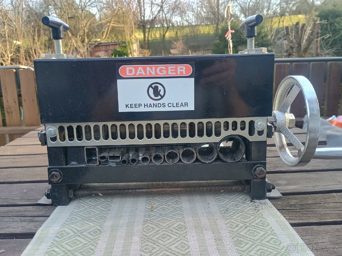 Prodám loupačku kabelů